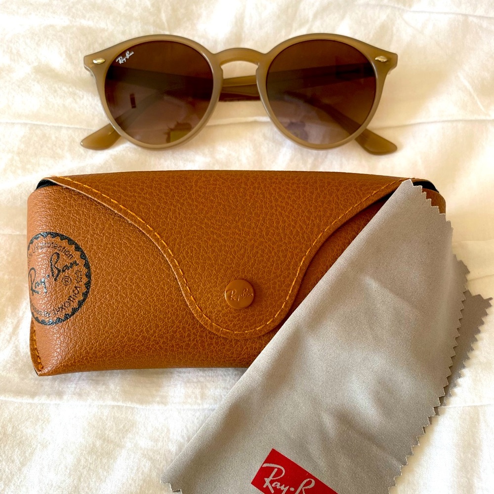 Ray-Ban Round Turtledove Frame, 49mm